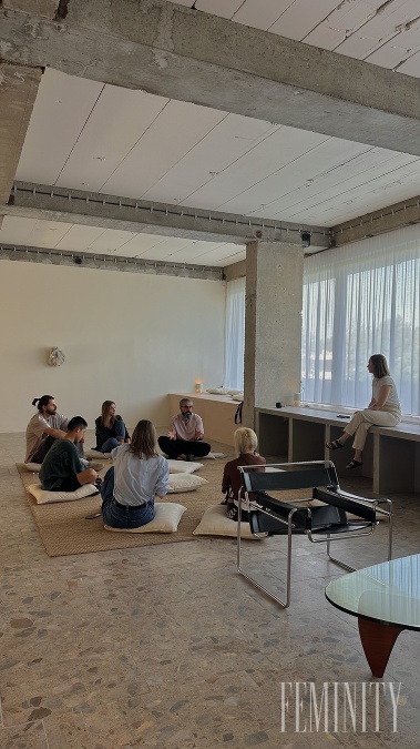 Research Lab Tea House pre interakciu umelej inteligencie a kolektívnej imaginácie