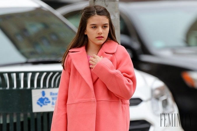 Dcéra Toma Cruisa a Katie Holmes pomaly dospieva aj v takúto rozkošnú mladú 12-ročnú dámu
